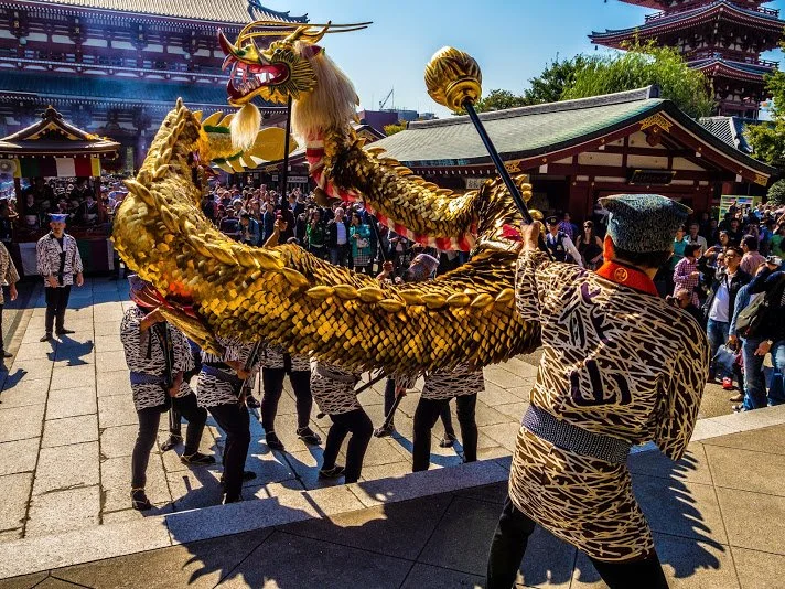 the golden dragon dance — World Walker
